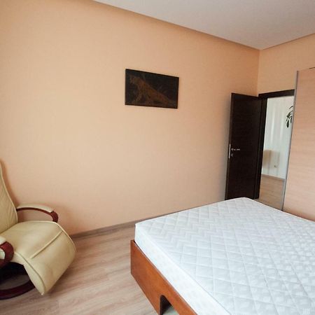 Prestige Apartment Комарно Экстерьер фото