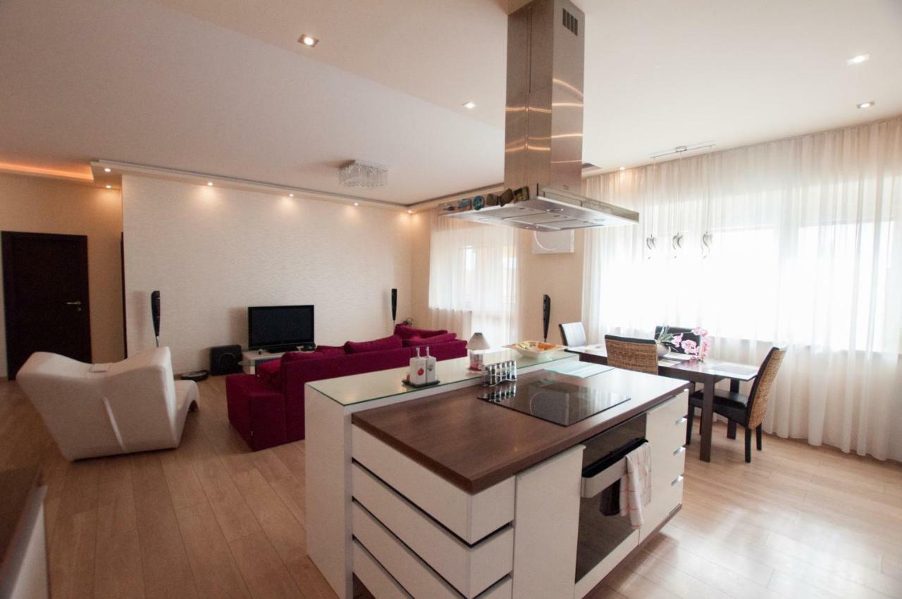 Prestige Apartment Комарно Экстерьер фото