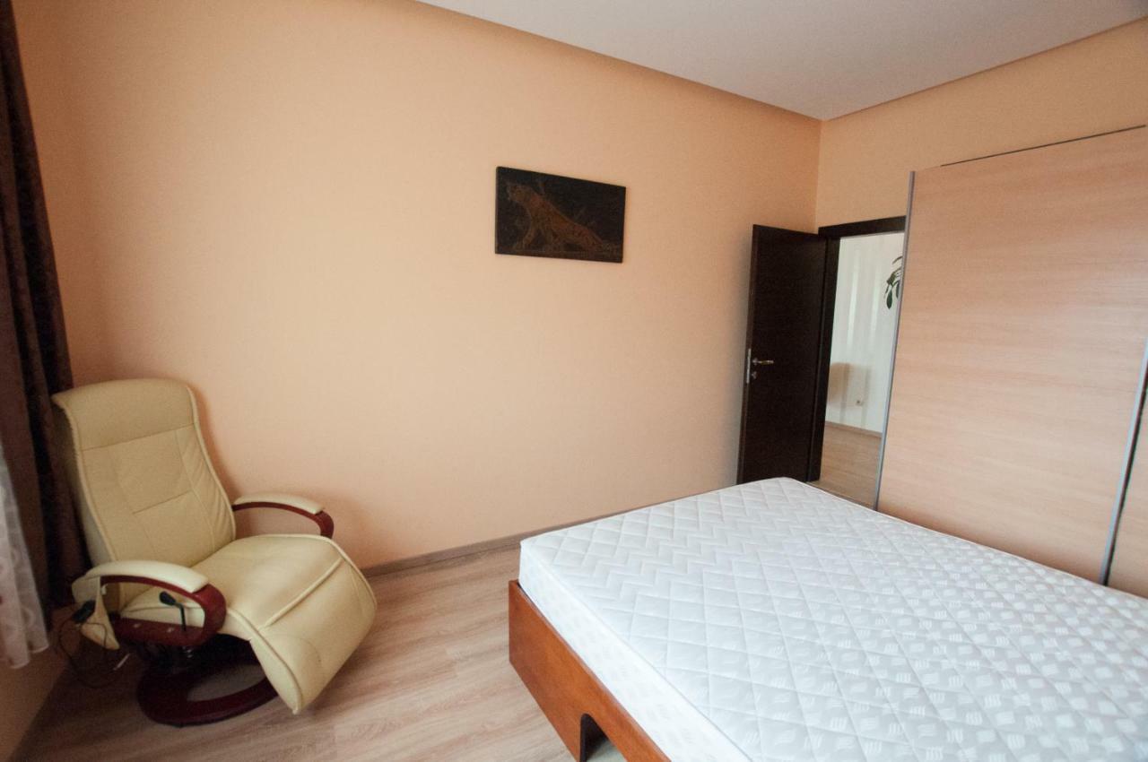 Prestige Apartment Комарно Экстерьер фото