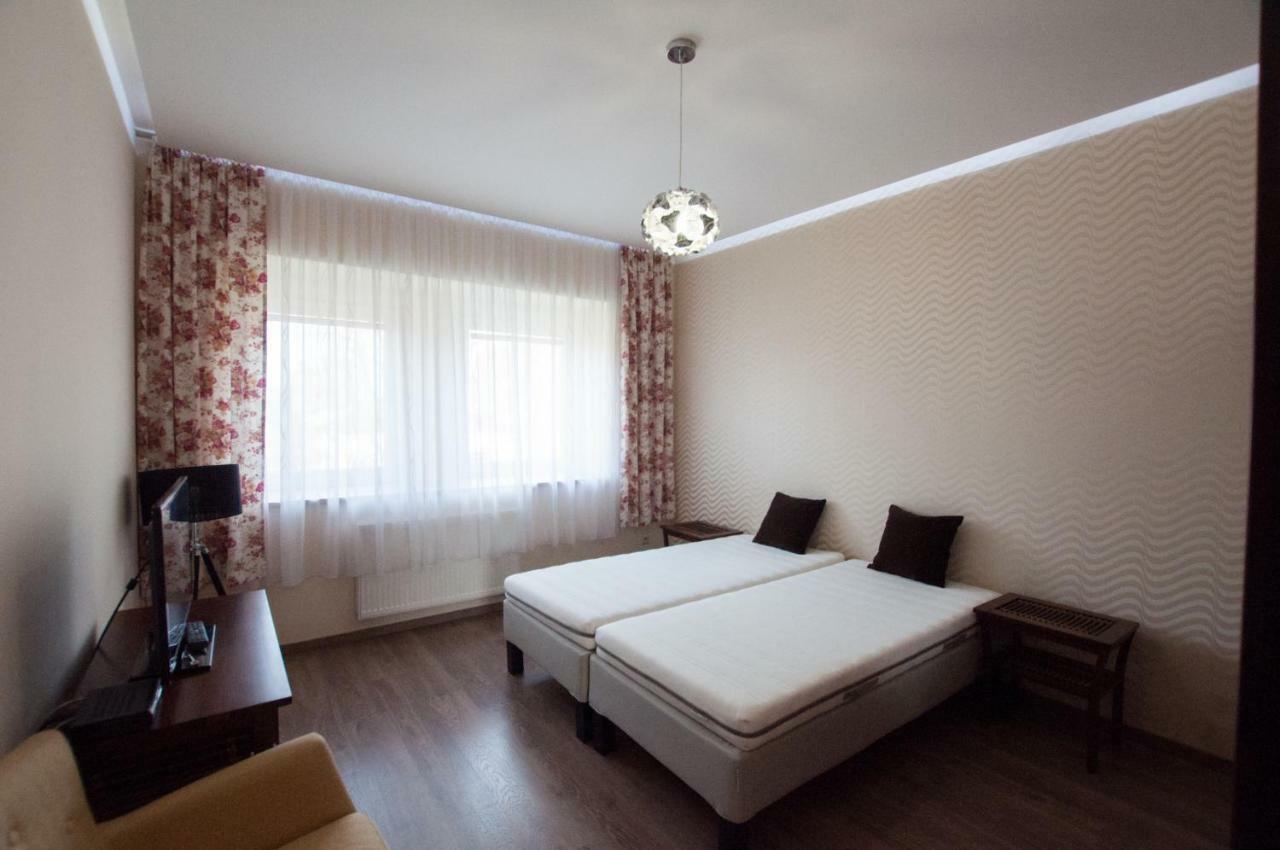 Prestige Apartment Комарно Экстерьер фото